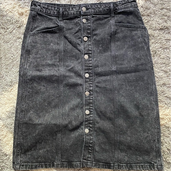Old Navy Dresses & Skirts - Black washed jean midi skirt - Old Navy
